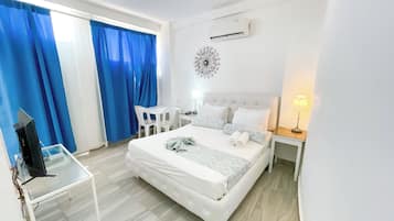 Deluxe Studio, Non Smoking, Pool Access