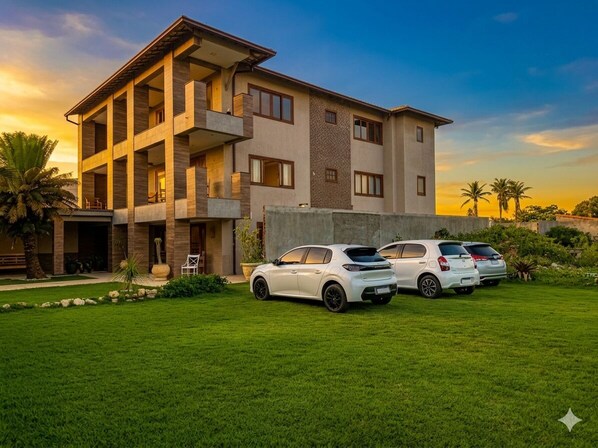 Unclassified image, 1 of 9, button - Vrbo Property (Cabo Frio)