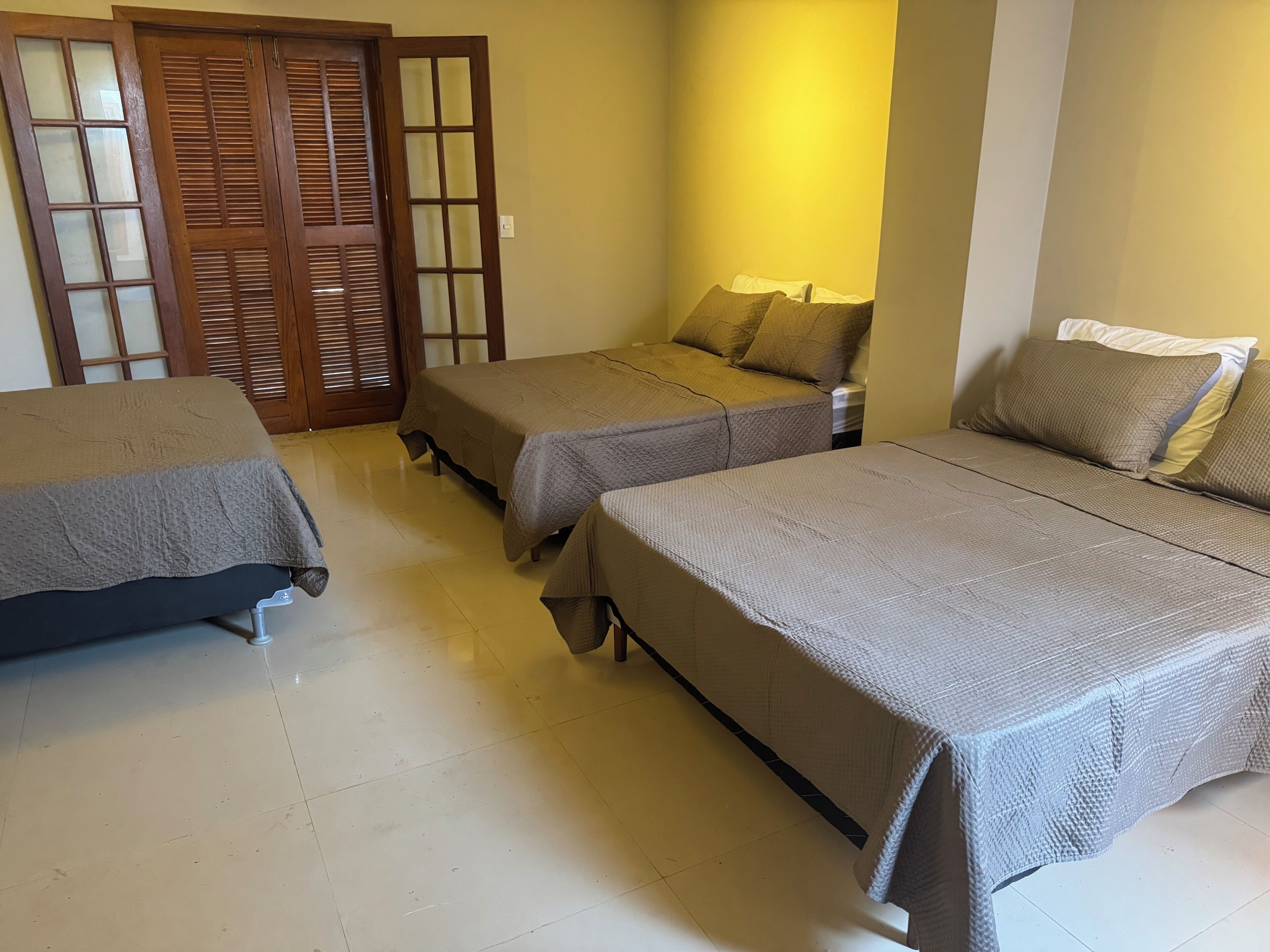 4 quartos, Wi-Fi, roupa de cama
