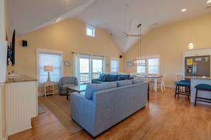 TV, fireplace, DVD player - JL #087 - Pain Killer - Semi Oceanfront - Heated Private Pool - Hot Tub (Kill Devil Hills)