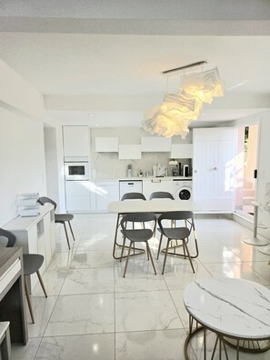 Dining - Souplex villa Nice Fabron exclusive pool sea view, 3 min beach, streetcar, shops (Nice)