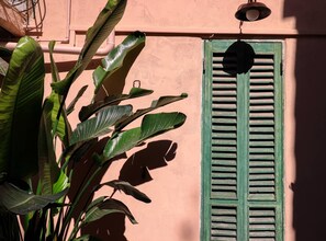Exterior detail - Colosseo Garden Lodge (Rome)