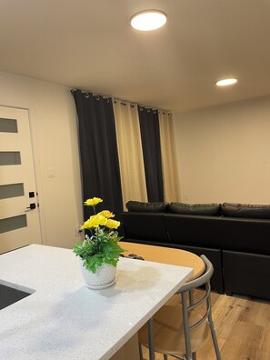 Interior - Prime Location: 10 min drive to Downtown, 5 min drive to Commonwealth Stadium (Edmonton)