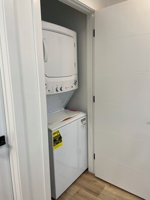 Interior - Prime Location: 10 min drive to Downtown, 5 min drive to Commonwealth Stadium (Edmonton)