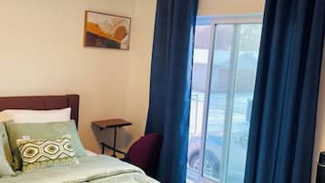 1 chambre, fer et planche à repasser, accès au Wi-Fi (inclus)