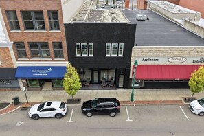 Exterior - Main Street Room & Board (Mount Vernon)