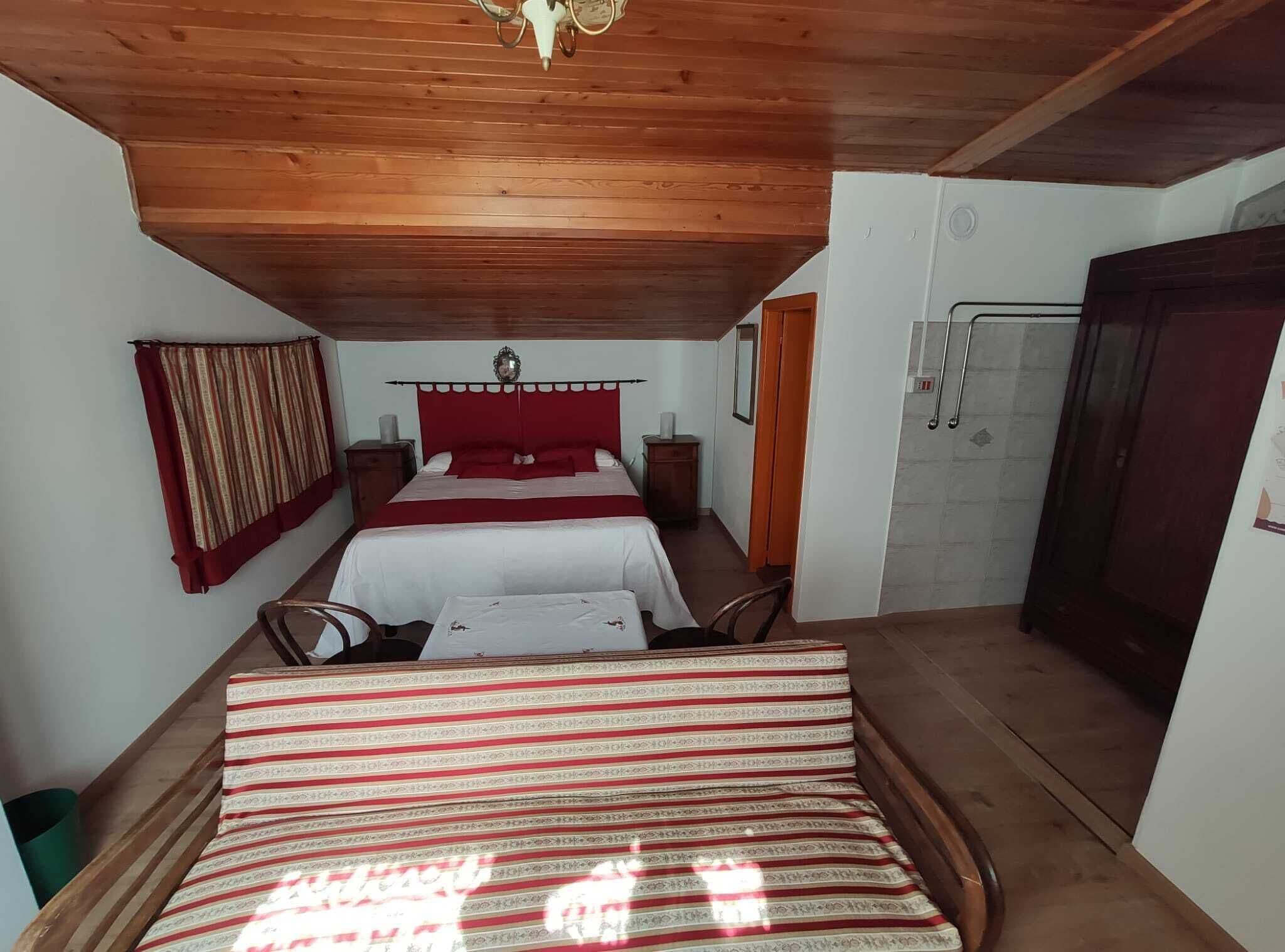 Chambre Confort Double ou avec lits jumeaux, vue montagne