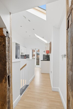 Interior - Superb location, quiet town centre street, balcony (Shrewsbury)