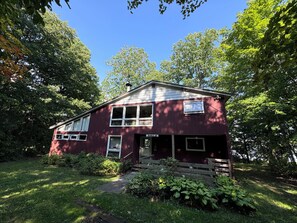 Exterior - Clean, Rustic  4-bedroom cabin nestled in the woods in Sackets Harbor (Sackets Harbor)