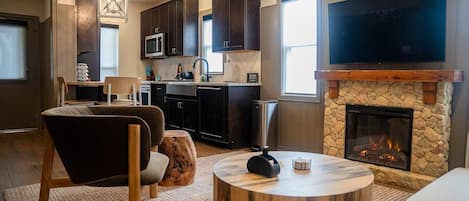 TV, fireplace