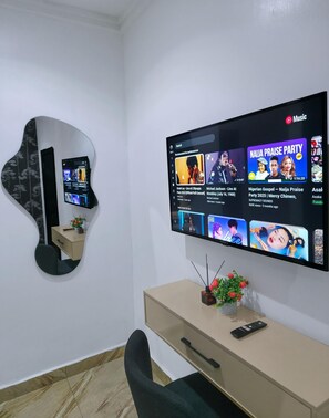 Chambre Deluxe, balcon, vue ville | Intérieur