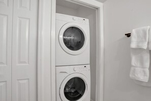Interior - Rustic Style Apartment, Steps from Forsyth Park (Savannah)