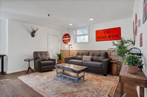 Interior - Rustic Style Apartment, Steps from Forsyth Park (Savannah)