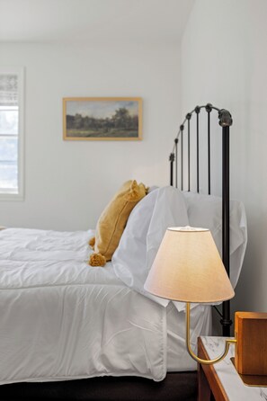 Deluxe Double Room, 1 Queen Bed, Garden View - Monticello Inn and Cottage (Scottsville)