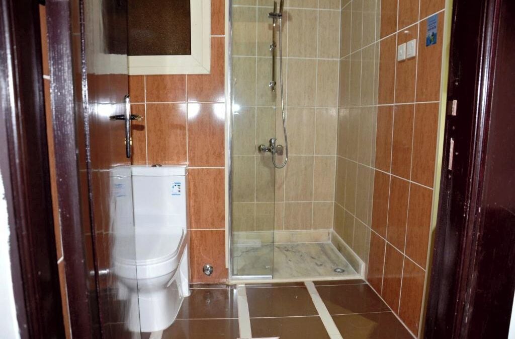 Suite, 2 Bedrooms | Bathroom | Shower, hair dryer, towels, soap
