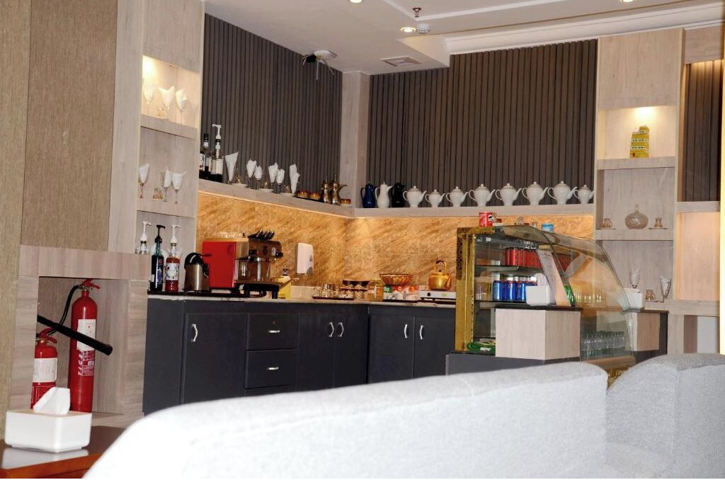 بار (في المنشاة)