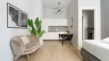 1 chambre, fer et planche à repasser
