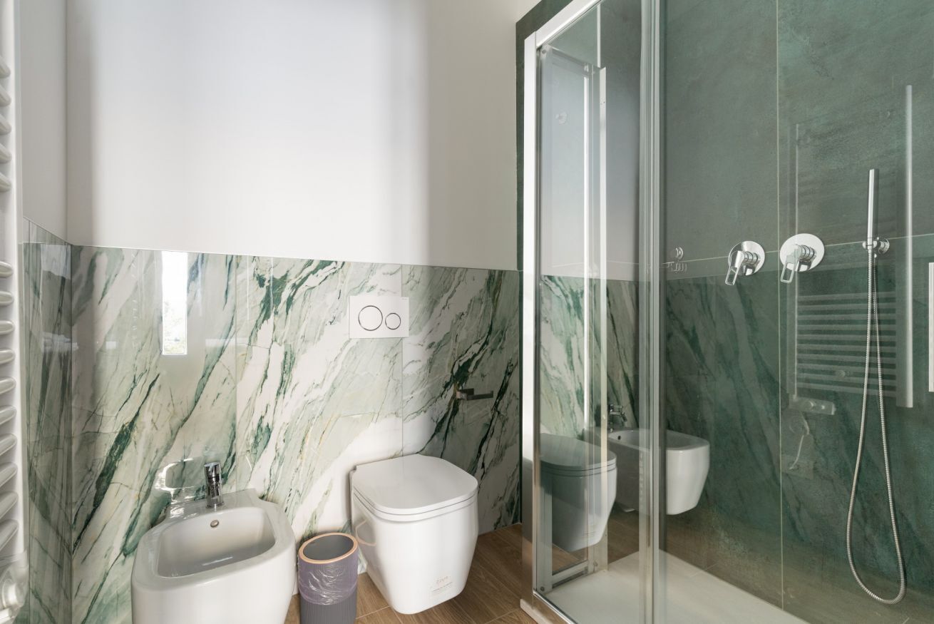 Doccia, bidet, asciugamani