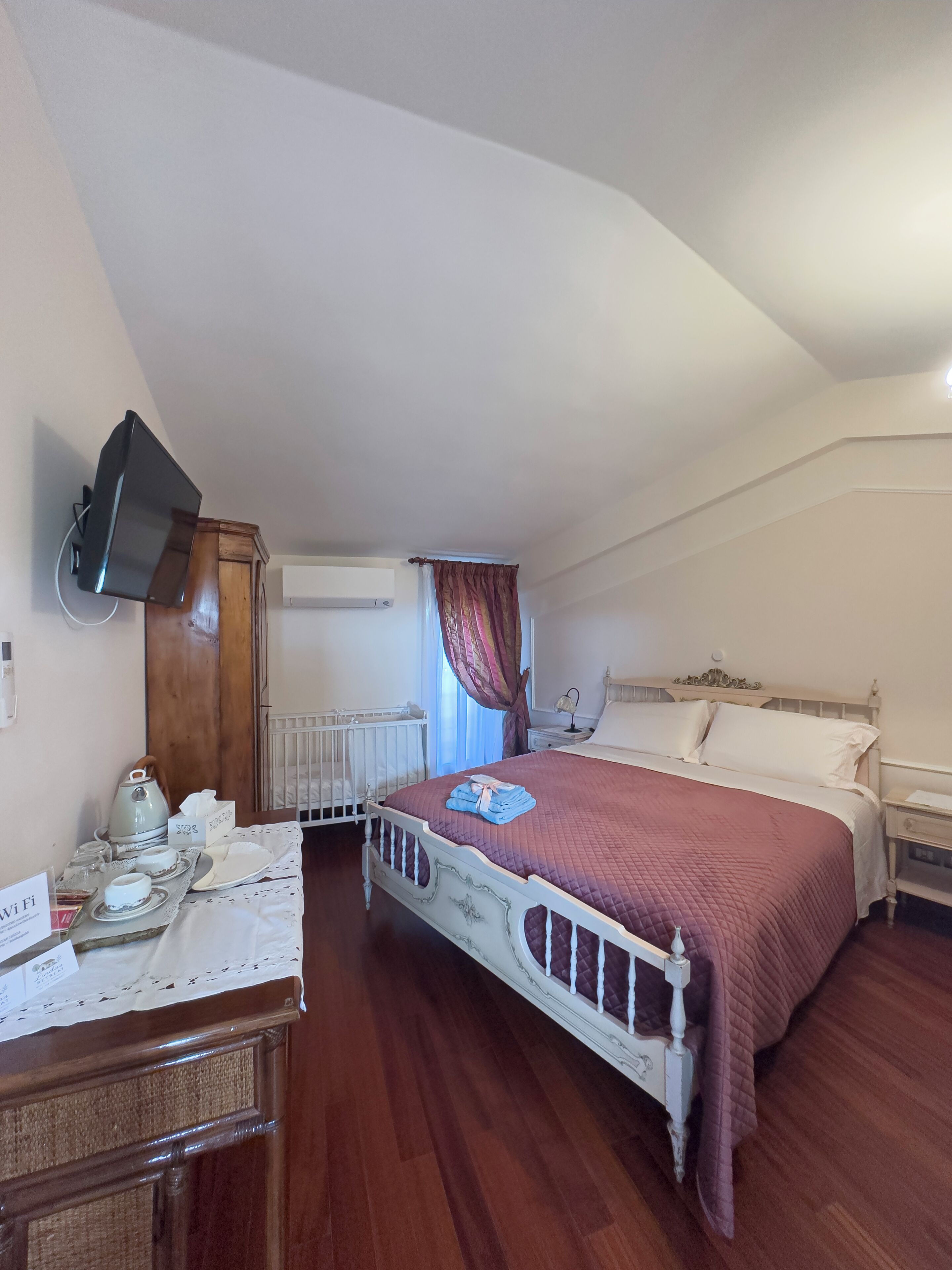 3 chambres, lit parapluie, Wi-Fi gratuit, draps fournis