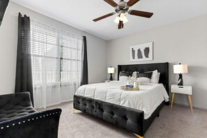 1 bedroom, iron/ironing board, WiFi, bed sheets - 3 mins from Arsenal/Bridge Street. (Huntsville)