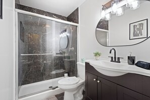 Bathroom - New 3BR , Heated Pool , 5 Min to Siesta (Sarasota)