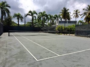 Sports court - Great 2 bedroom condo, quiet beachfront complex (Las Terrenas)