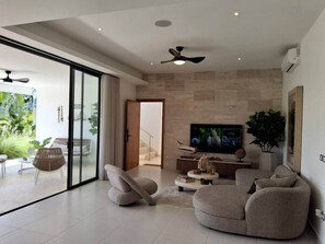 TV - Luxury Hills-Amazing 2 bed condo step to the beach (Las Terrenas)