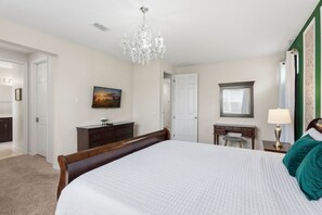4 bedrooms, desk, iron/ironing board, bed sheets - Chic 4BR with Pool, Game Room & Mickey Rooms (Four Corners)