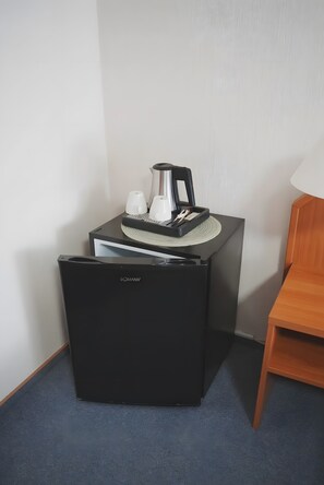 Interior - Room 'Doppelzimmer 3 Haupthaus' with Shared Terrace and Wi-Fi (Dornum)