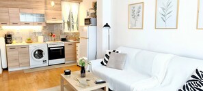 TV, offices - Cozy apartment in Acropolis (Athens)