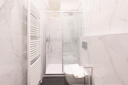 Cernobbio Center - Modern Apartment with Parking
