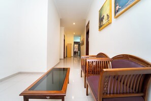 Unclassified image, 5 of 49, button - House Of Cokro By ARBA (Kota Yogyakarta)