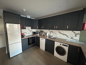 Private kitchen - Dublin City Centre Cozy Flat (Dublin)