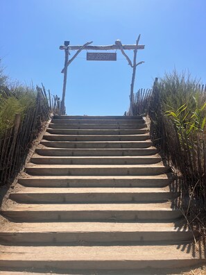 Property grounds - Casa da luz villa swimming pool jacuzzi sauna seaside bowling alley bicycle track  (Vic-la-Gardiole)