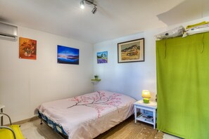 1 camera, Wi-Fi, lenzuola