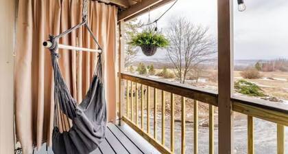 Charming 3-bedroom house with Firepit andcoldplunge in peaceful Sharon Springs