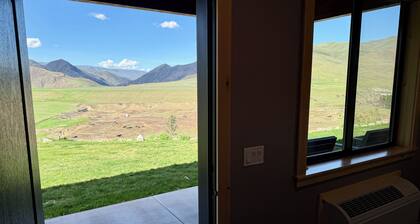 Riverfront Lodge in White Bird, ID – 1BR w/ Panoramic Views & Breakfast Unit 3