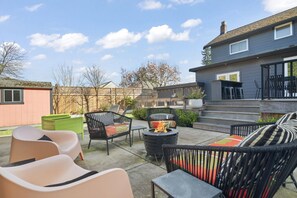 Terrace/patio - 3BR 2BA Flamingos West (Seattle)