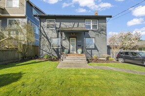 Exterior - 3BR 2BA Flamingos West (Seattle)