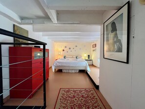 1 chambre, fer et planche à repasser, literie fournie