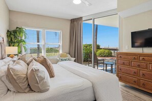 3 bedrooms, WiFi, bed sheets - Gulf Front condo with Beach access and shared Pool (Fort Walton Beach)