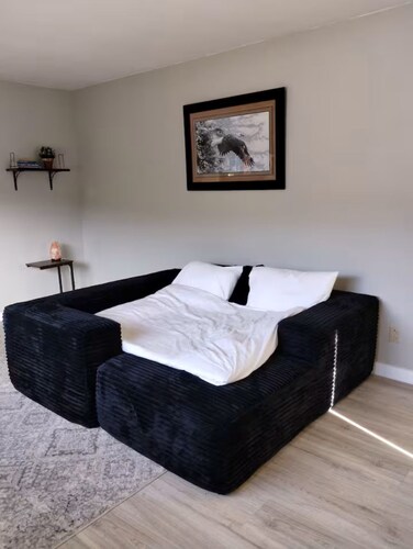 Lake view, Private farm, King bed, Salmo/Fruitvale