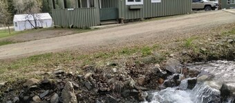 Lake view, Private farm, King bed, Salmo/Fruitvale