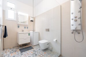Bathroom - Sea Sky Studio by Holiday Rental Madeira (Madeira)