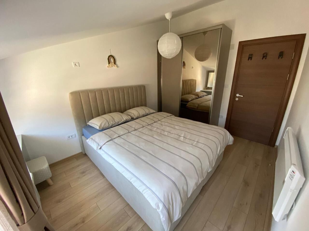 Apartemen Deluks, balkon, pemandangan kota