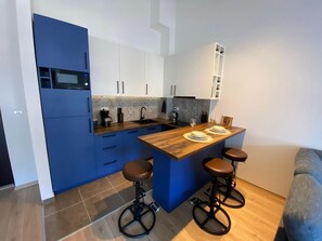 Apartemen Deluks, balkon, pemandangan kota | Dapur pribadi