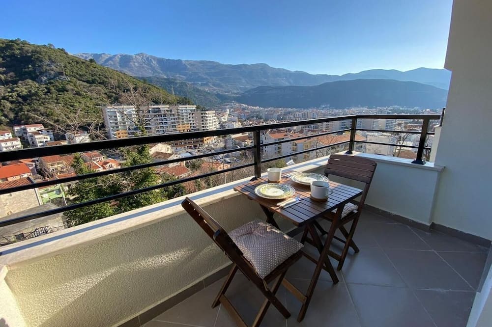 Stylish One Bedroom Retreat Budva
