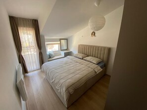 Leilighet – deluxe, balkong, byutsikt