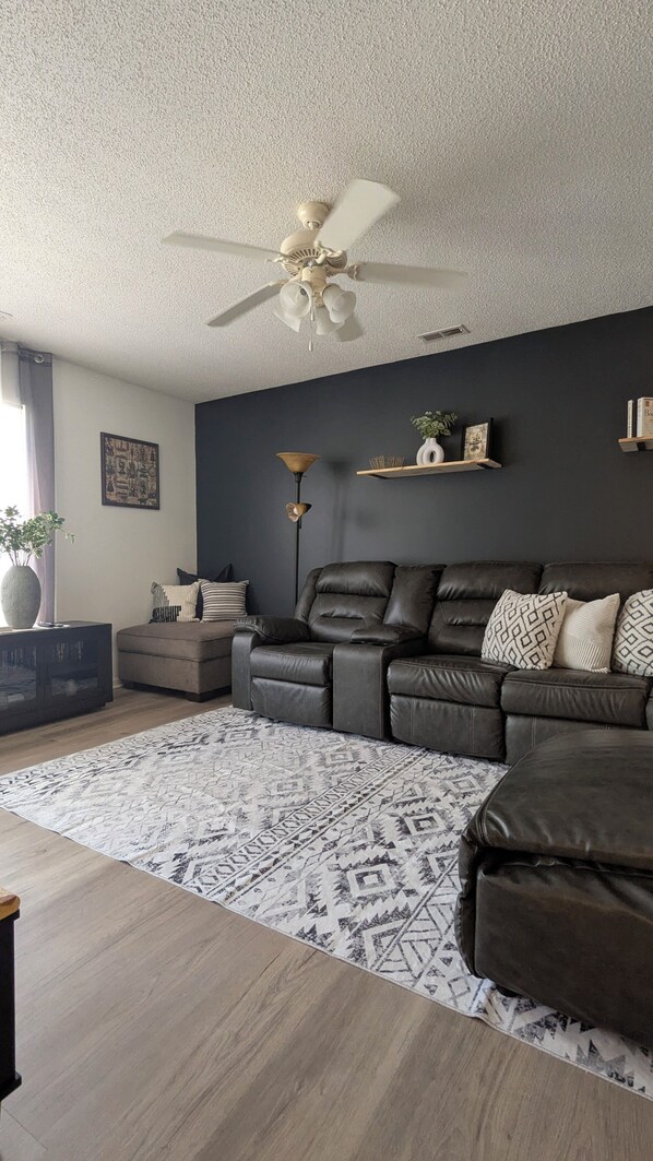 Living area - Modern & Cozy Retreat Near Camp Lejeune, Pet Friendly, 30+ days Stays (Jacksonville)