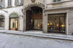 Exterior detail - Fossi Panoramic Terrace by MMega (Firenze)